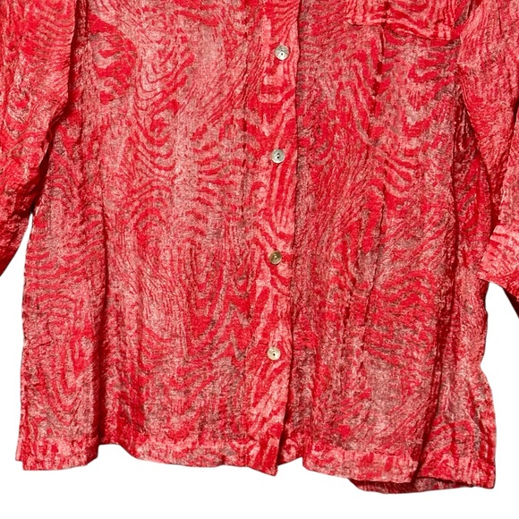 Chico’s Semi Sheer Animal Print 3/4 Sleeve Button Front Blouse Top - Picture 4 of 10